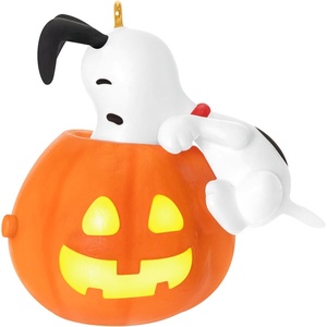 Hallmark Keepsake Peanuts Halloween Ornament, Peanuts Spooky Snoopy Musical with Light(Spooky Snoopy)