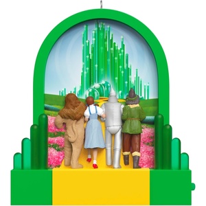 Hallmark Keepsake Christmas Ornament, The Wizard of Oz I’m Melting! I’m Melting! with Light, Sound and Motion, Movie Gifts(2026 Journey to the Land of Oz)